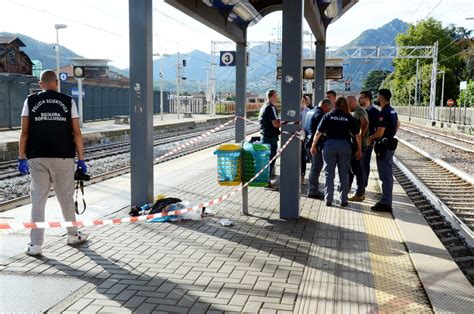 Calolziocorte, accoltellato dal branco in stazione:。